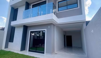 Sobrado a venda com 3 quartos no Pinheirinho R$920.000,00