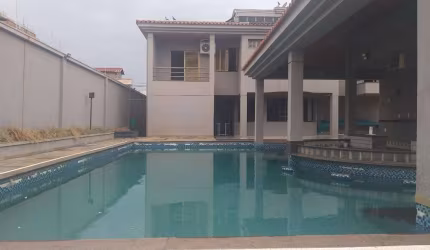 Casa à venda, 4 quartos, 4 suítes, 8 vagas, Brasil - Uberlândia/MG