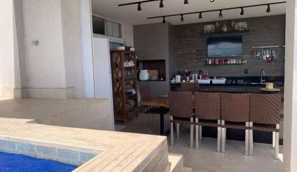 Sua Oportunidade de Viver no Paraíso Urbano! Cobertura Duplex de 192m² no Bairro Copacabana