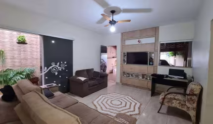 Casa à venda, 3 quartos, 1 suíte, 2 vagas, Segismundo Pereira - Uberlândia/MG