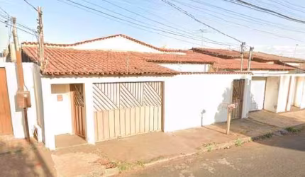 Casa à venda, 3 quartos, Segismundo Pereira - Uberlândia/MG