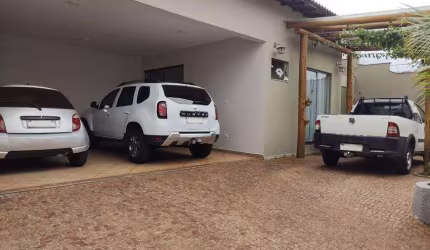 Casa à venda, 3 quartos, 2 suítes, 5 vagas, MORADA DA COLINA - Uberlândia/MG