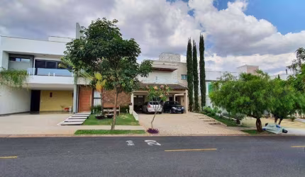 Casa em Condomínio Fechado