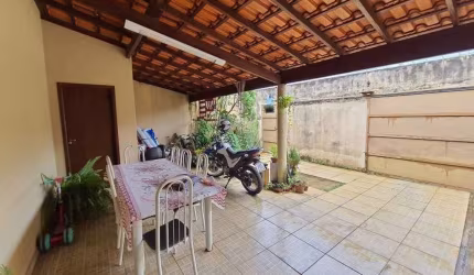 Casa à venda, 3 quartos, 1 suíte, 2 vagas, JARDIM EUROPA - Uberlândia/MG