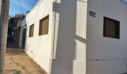 Casa à venda, 3 quartos, 1 suíte, 2 vagas, Saraiva - Uberlândia/MG