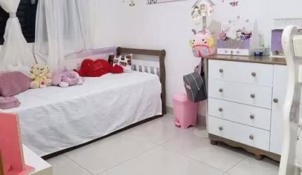 Linda casa de 3 Quartos, Suíte, Varanda com Churrasqueira no Jardim Canãa.