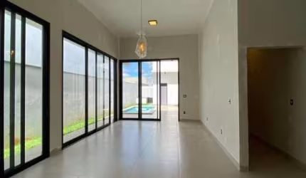 Maravilhosa casa térrea no Condomínio Splendido