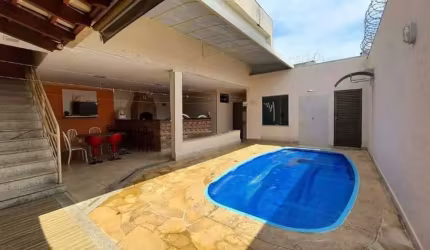 Casa à venda, 4 quartos, 2 suítes, 2 vagas, Brasil - Uberlândia/MG