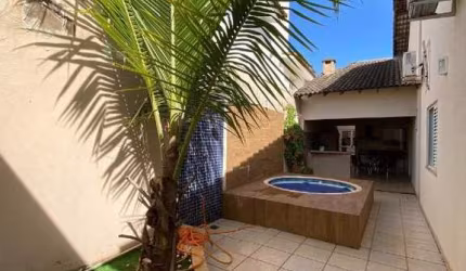 Casa à venda, 4 quartos, 2 suítes, 4 vagas, Jardim Karaíba - Uberlândia/MG