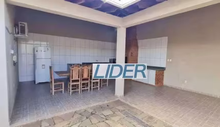 Casa à venda, 4 quartos, 2 suítes, 3 vagas, Presidente Roosevelt - Uberlândia/MG