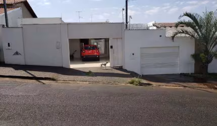 Casa à venda, 4 quartos, 2 suítes, 2 vagas, CIDADE JARDIM - Uberlândia/MG