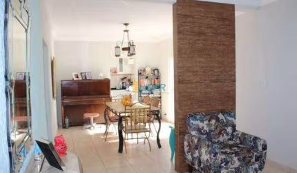 Casa à venda, 3 quartos, 1 suíte, 2 vagas, Tibery - Uberlândia/MG