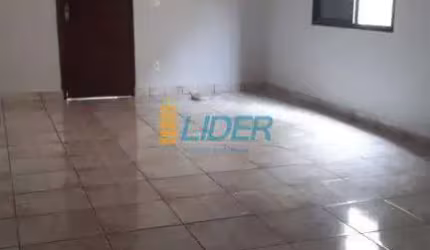 Casa à venda, 3 quartos, 1 suíte, 4 vagas, CIDADE JARDIM - Uberlândia/MG