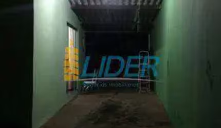 Casa à venda, 2 quartos, 3 vagas, PLANALTO - Uberlândia/MG