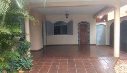 Casa à venda, 3 quartos, 1 suíte, 2 vagas, COPACABANA - Uberlândia/MG