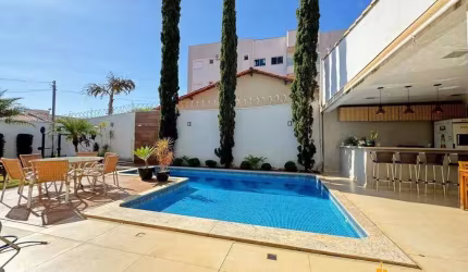 Casa à venda, 3 quartos, 3 suítes, 3 vagas, ALTO UMUARAMA - Uberlândia/MG