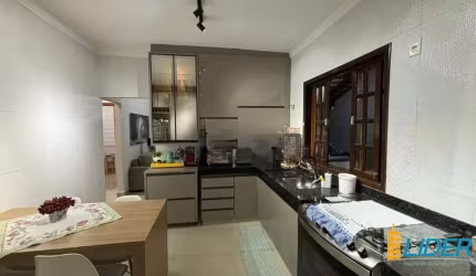 Casa à venda, 2 quartos, 1 suíte, 2 vagas, CIDADE JARDIM - Uberlândia/MG