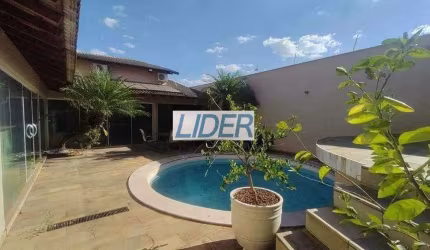 Casa à venda, 4 quartos, 2 suítes, 4 vagas, JARDIM COLINA - Uberlândia/MG