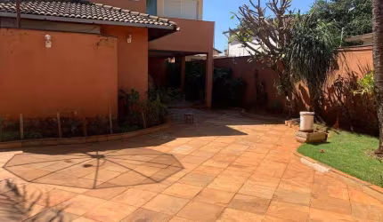 SOBRADO à venda, 4 quartos, 2 suítes, 4 vagas, NOSSA SENHORA DAS GRACAS - Uberlândia/MG