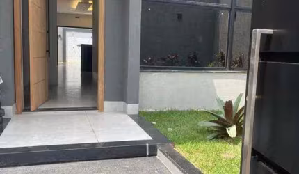 Casa à venda, 3 quartos, 3 suítes, 2 vagas, JARDIM PATRICIA - Uberlândia/MG