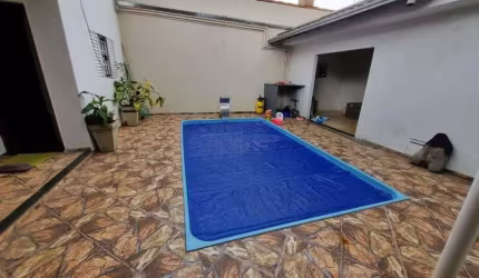 Casa à venda, 4 quartos, 1 suíte, 4 vagas, Santa Mônica - Uberlândia/MG