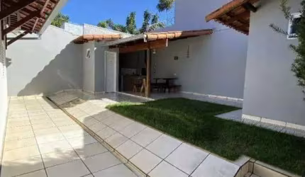 Casa à venda, 3 quartos, 1 suíte, 4 vagas, JARDIM HOLANDA - Uberlândia/MG