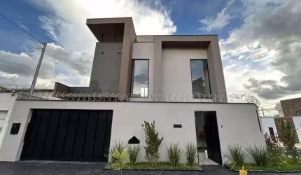 Casa à venda, 3 quartos, 3 suítes, 3 vagas, CIDADE JARDIM - Uberlândia/MG