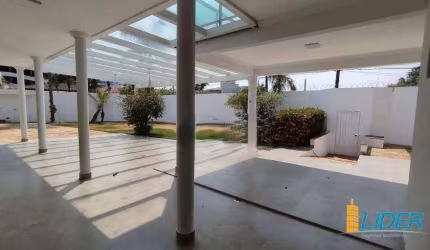 Casa à venda, 3 quartos, 3 suítes, 8 vagas, JARDIM DAS ACACIAS - Uberlândia/MG
