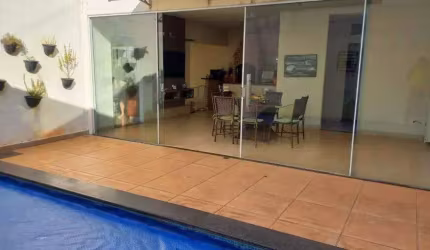 Casa à venda, 3 quartos, 3 suítes, 4 vagas, CIDADE JARDIM - Uberlândia/MG