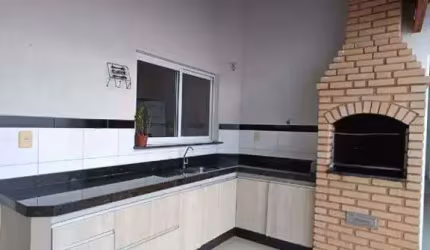CASA EM CONDOMÍNIO à venda, 3 quartos, 2 suítes, 4 vagas, JARDIM HOLANDA - Uberlândia/MG