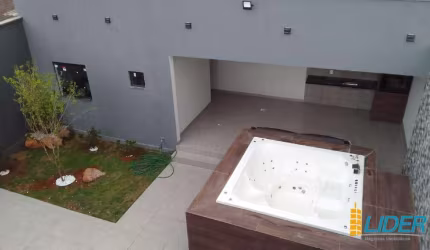 Casa à venda, 3 quartos, 1 suíte, 2 vagas, Segismundo Pereira - Uberlândia/MG