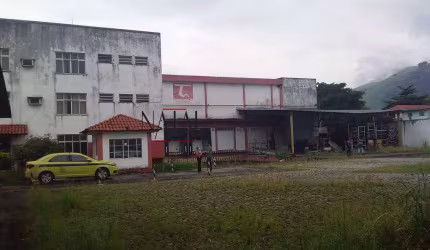 Área de 7.500 M² sendo 3.000 M² já construído em Campo Grande - RJ