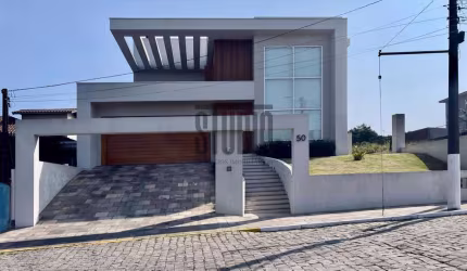 Casa à Venda de alto padrão em Carlos Barbosa -