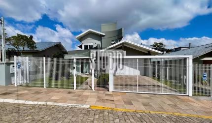 Casa com 4 quartos à venda no Planalto, Carlos Barbosa , 303 m2 por R$ 1.950.000