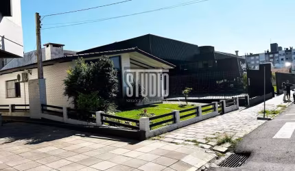 Casa com 3 quartos à venda no Planalto, Carlos Barbosa , 215 m2 por R$ 1.100.000