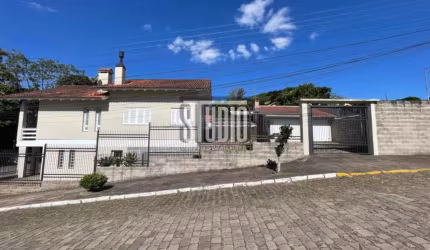Casa com 3 quartos à venda na Vila Nova, Carlos Barbosa , 162 m2 por R$ 1.100.000