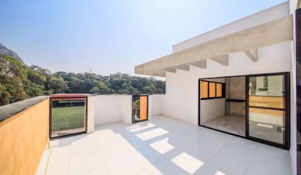 Cobertura duplex de 03 quartos, sendo 01 suíte e com 03 vagas no São Mateus.