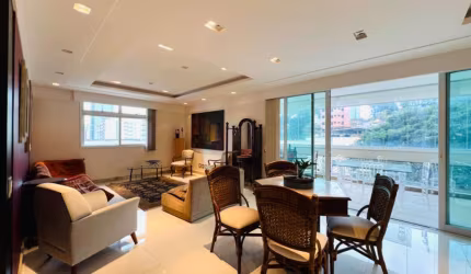 Apartamento de luxo 1 por andar com 4 suítes no Passos