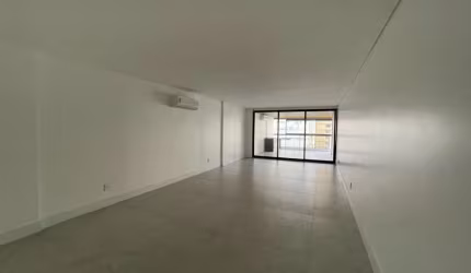 Apartamento de 04 suítes no Centro