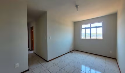 Apartamento de 02 quartos com garagem no Paineiras
