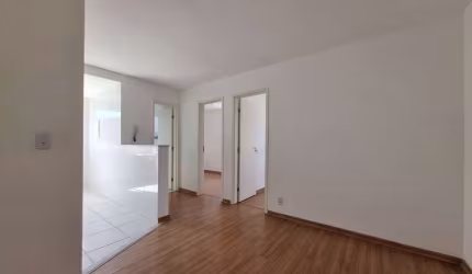 Apartamento de 02 quartos com garagem em Santa Terezinha