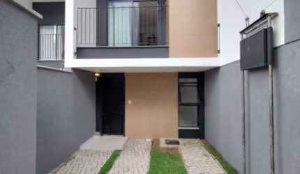 Casa de 03 quartos no bairro São Pedro