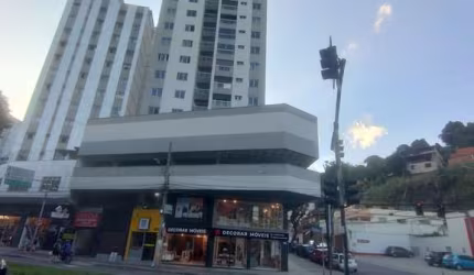 Apartamento no São Mateus com elevador e garagem para locação