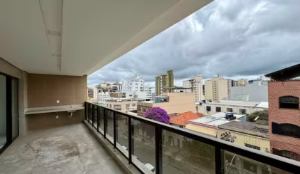 Apartamento de 04 quartos no bairro Santa Helena