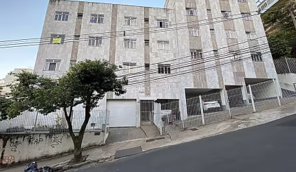 Apartamento de 02 quartos com garagem no São Mateus