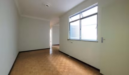 Apartamento de 02 quartos no Bairro Bandeirantes