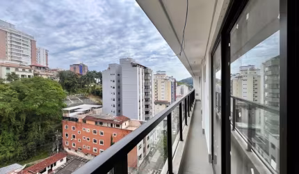 Apartamento 03 quartos com varanda no Santa Helena