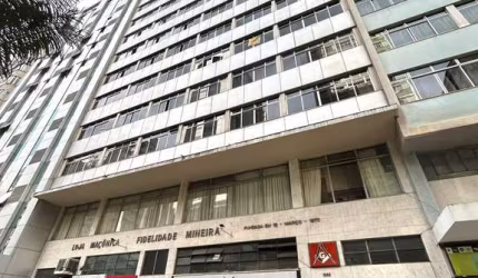Apartamento de 03 quartos com 1 suíte na Avenida Barão do Rio Branco