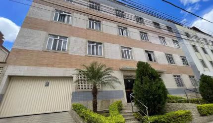 Cobertura de 03 quartos no Morro da Glória