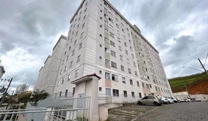 Apartamento de 2 quartos para locação no Bairro Marilândia